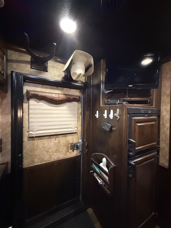 Trailer Photo 11