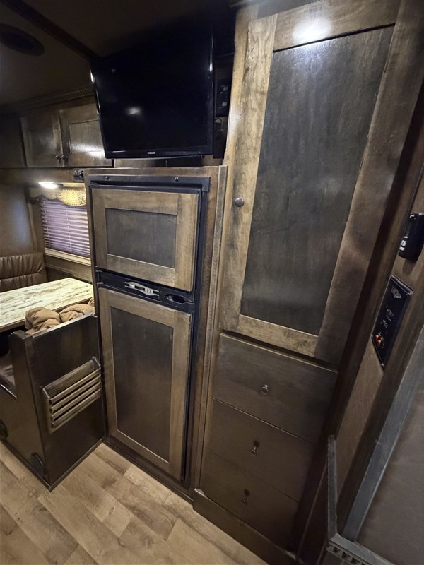 Trailer Photo 24