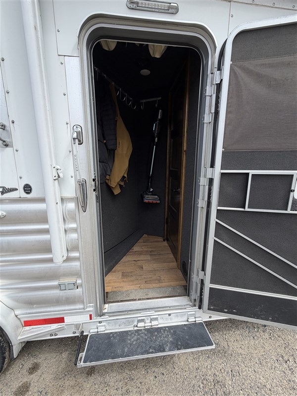 Trailer Photo 16