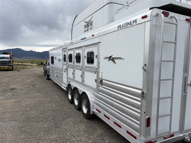 Trailer Photo 11