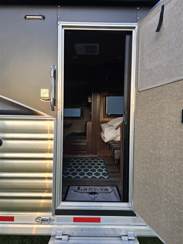 Trailer Photo 7