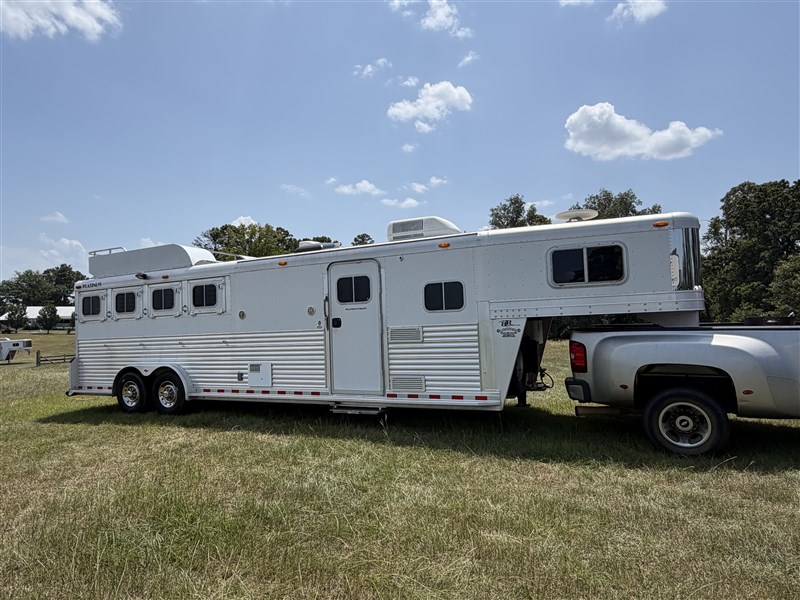 2005 Platinum Horse Trailer 