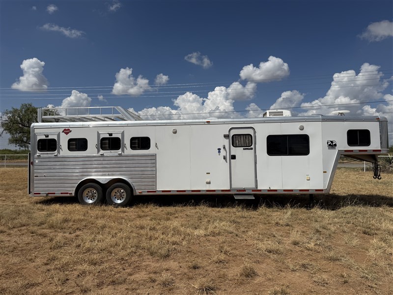 Trailer Photo 2