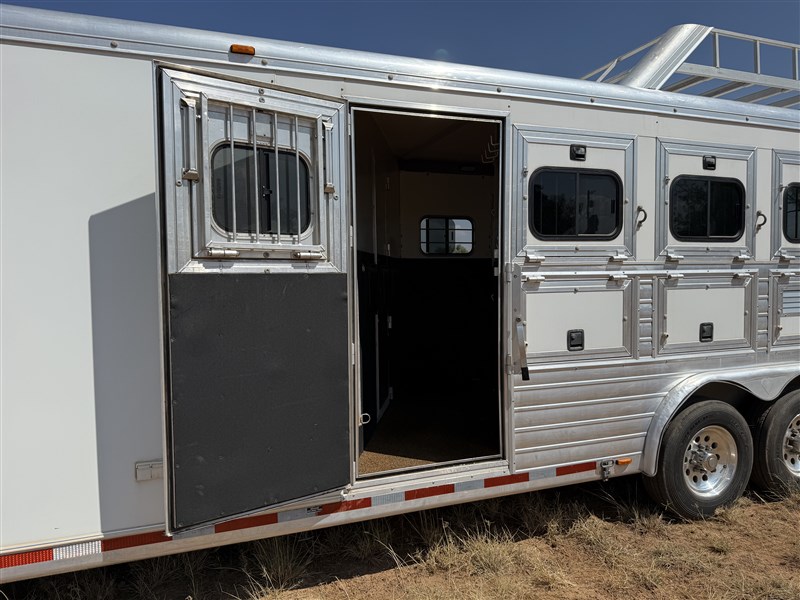 Trailer Photo 11