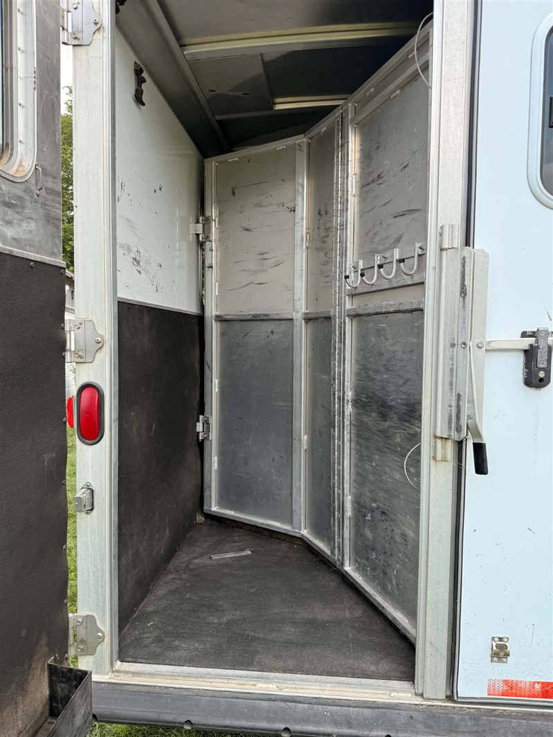 Trailer Photo 10