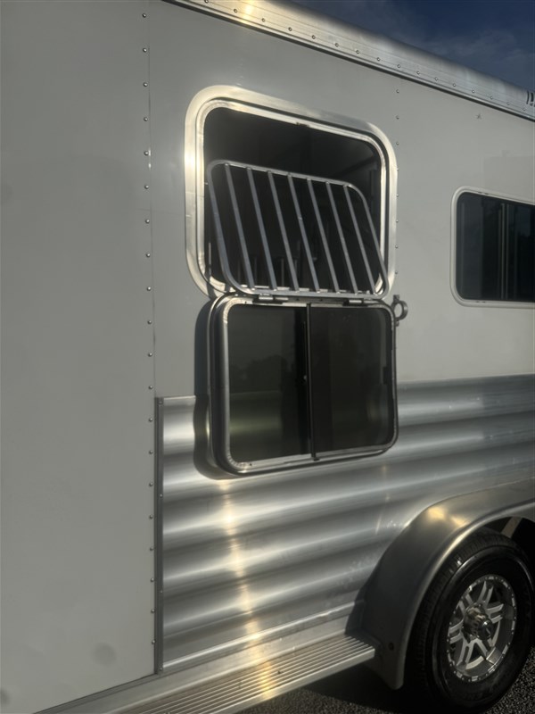 Trailer Photo 4