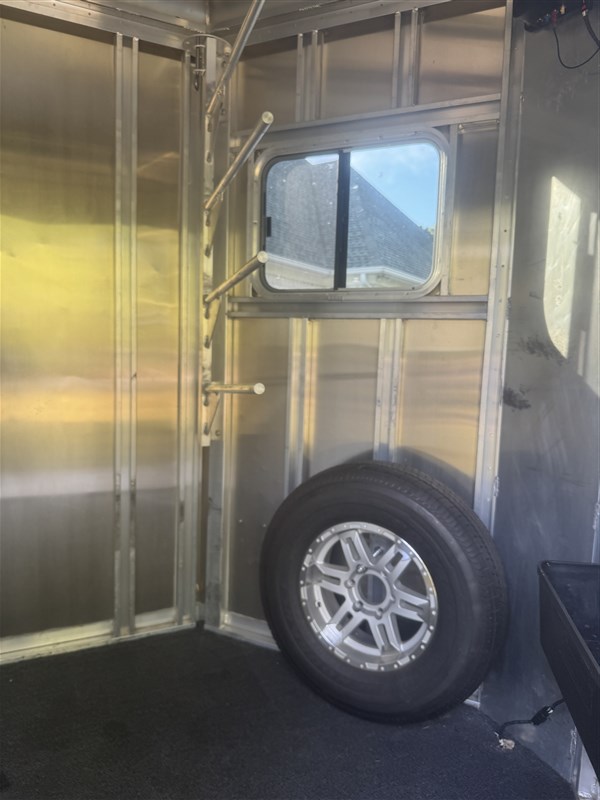 Trailer Photo 16
