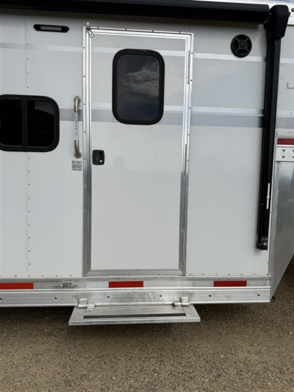 Trailer Photo 5