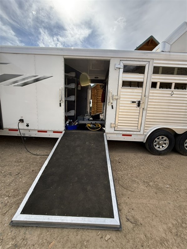 Trailer Photo 4