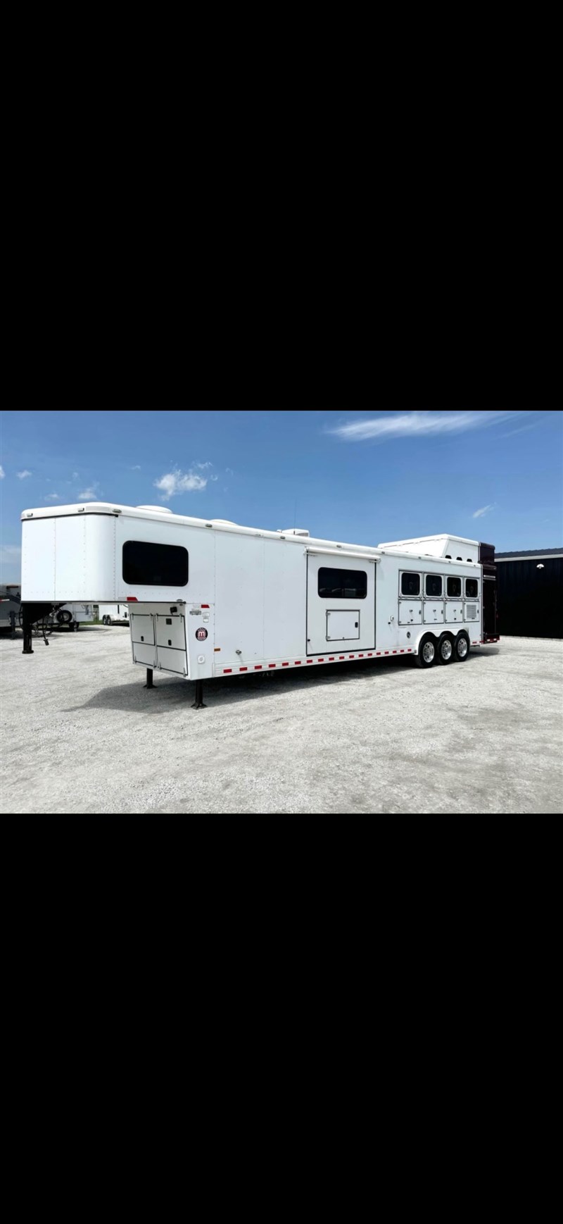 Trailer Photo 2