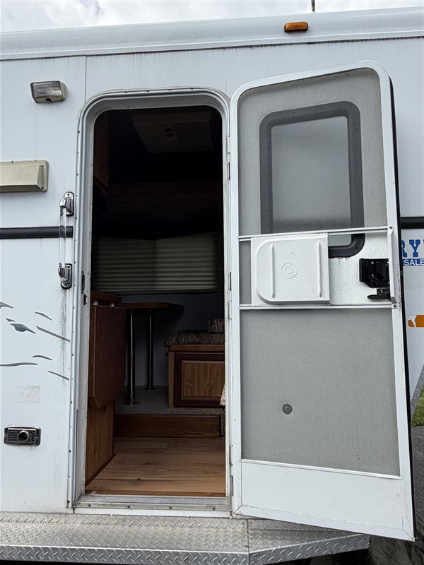 Trailer Photo 13