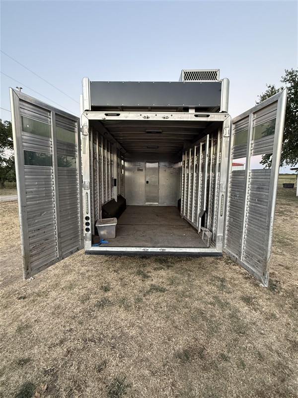 Trailer Photo 3