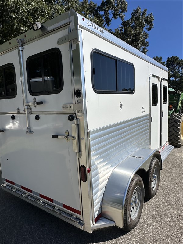 2027 Adam Julite Special | Horse Trailer World