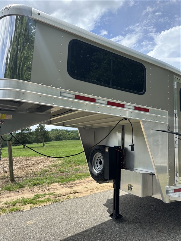 2018 Adam Excursion 2040 | Horse Trailer World