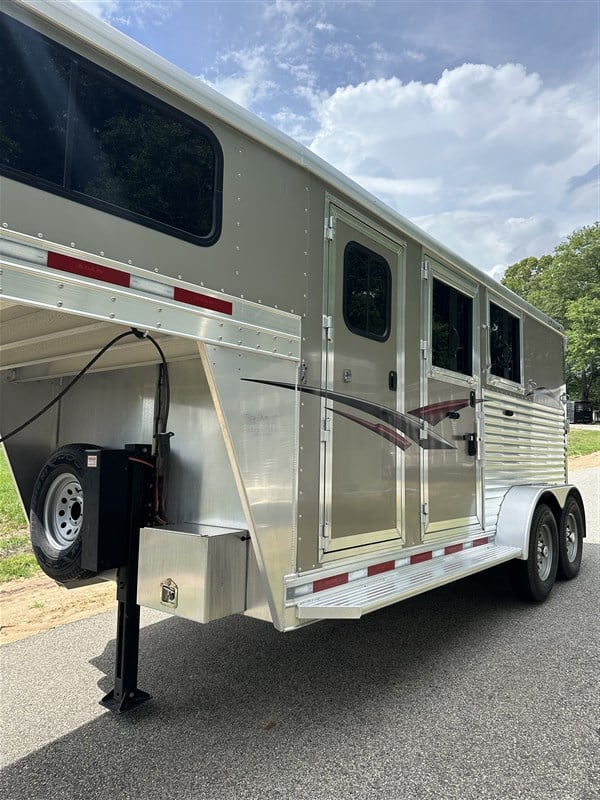 2018 Adam Excursion 2040 | Horse Trailer World