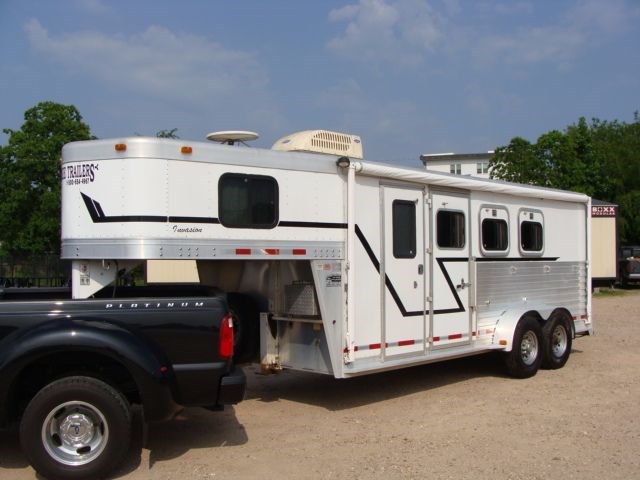 2002 CHEROKEE 3 Horse GN w/ Weekender LQ 2002 CHEROKEE 3 Horse GN w/ Weekender LQ