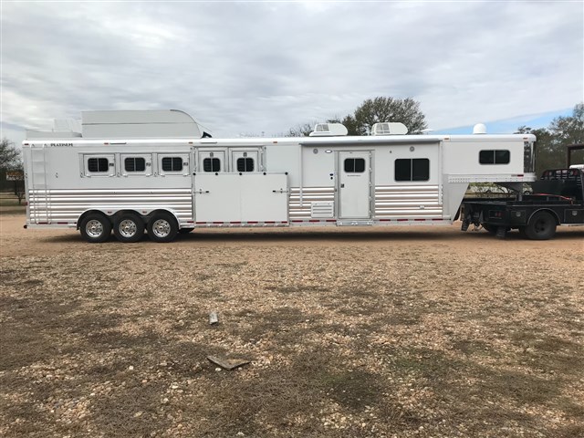 Trailer Photo 3