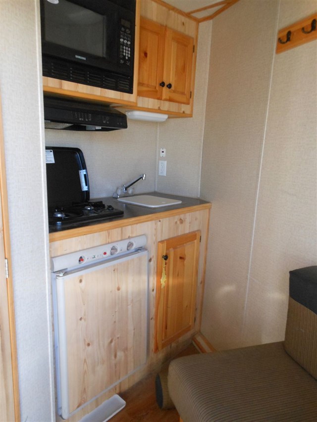 2005 Featherlite 8546