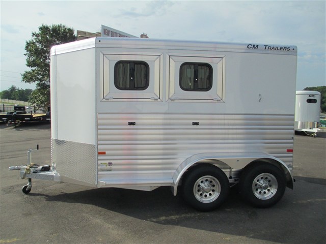 2017 Cm 13' Renegade 2 Horse Trailer 7000lb (gvwr)