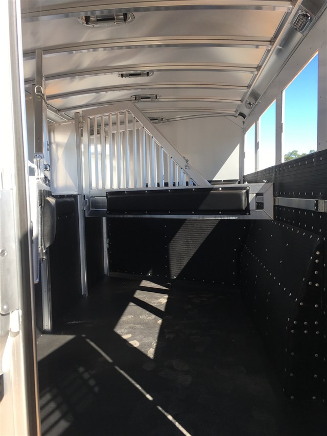 Trailer Photo 16