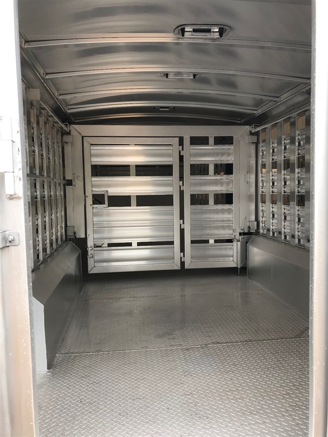 Trailer Photo 19