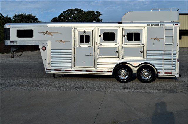2016 Platinum 3 Horse with 4' Shortwall