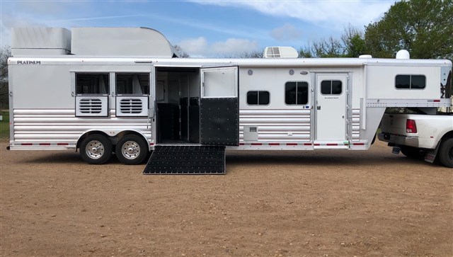 2023 Platinum Coach 3h 14swall rev load w/ slide
