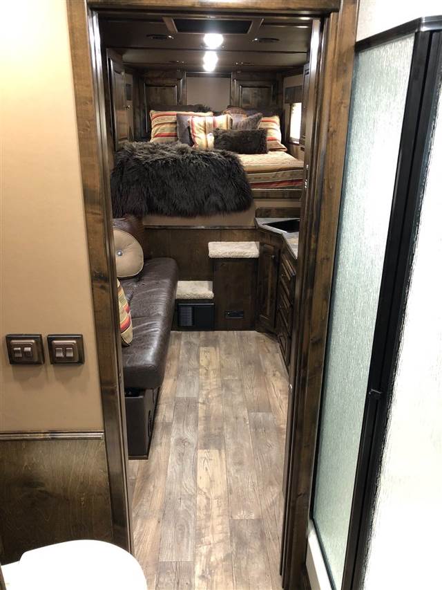 Trailer Photo 16