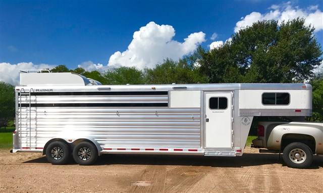 2023 Platinum Coach 24ft c sport w/ swing out saddle rack and hayrack