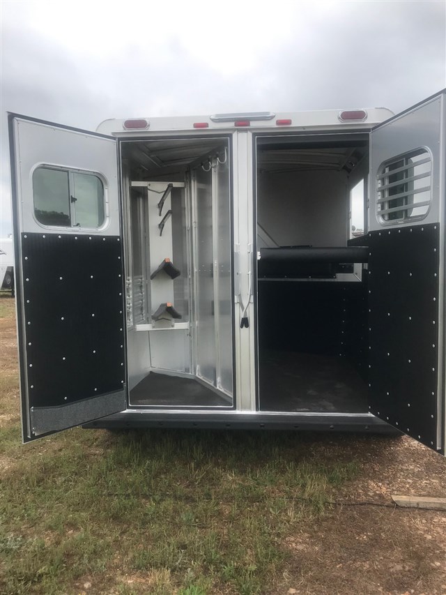 Trailer Photo 16