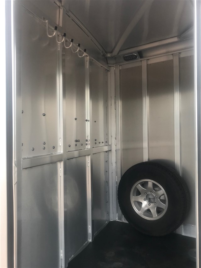 Trailer Photo 19