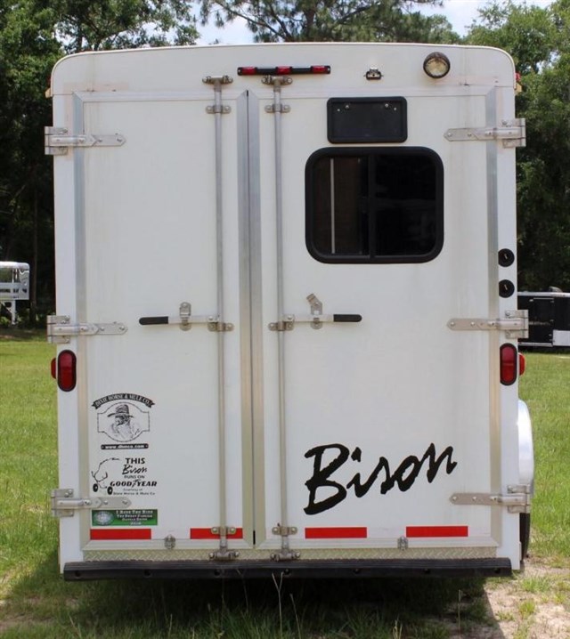 2014 Bison trailhand 3 horse slant load weekender