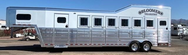 2022 Bloomer 6 Horse Trainer Trailer