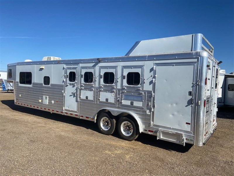 2006 Hart 13'6" LQ by Outlaw Conversions w/Generator