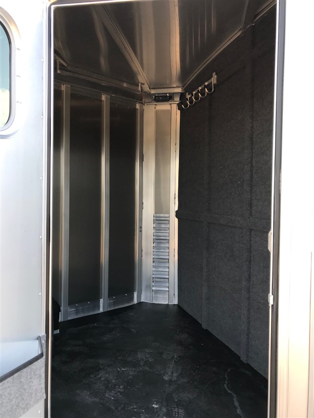 Trailer Photo 19