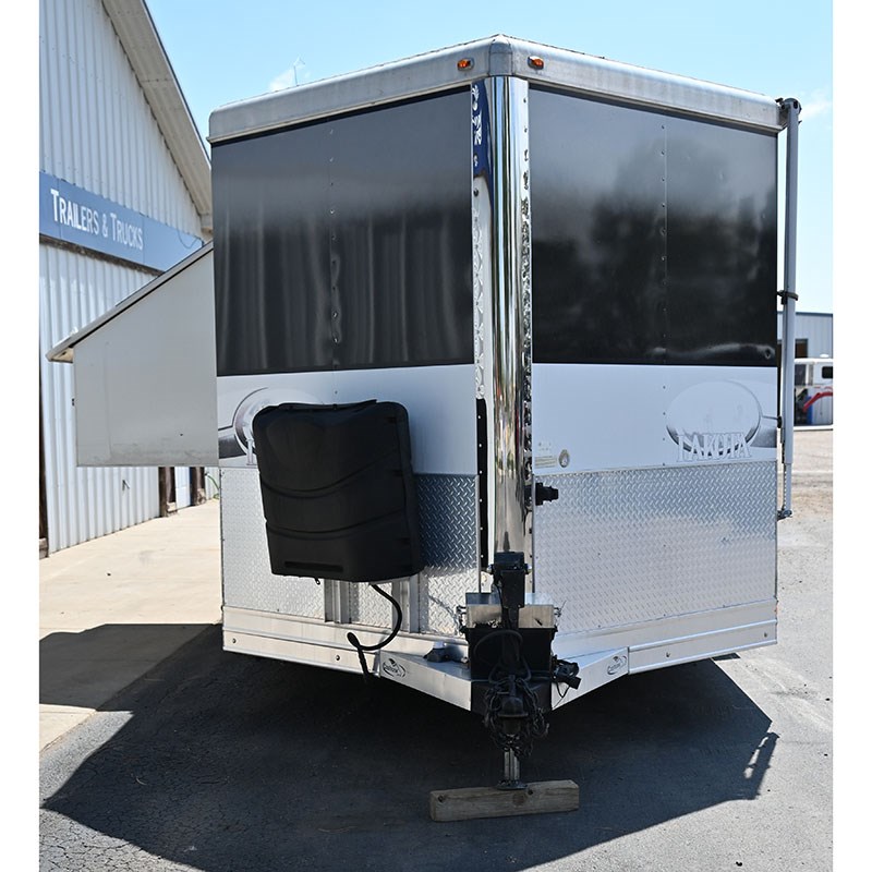 2007 Lakota 2007 Lakota 2 Horse Bumper Pull Living Quarters