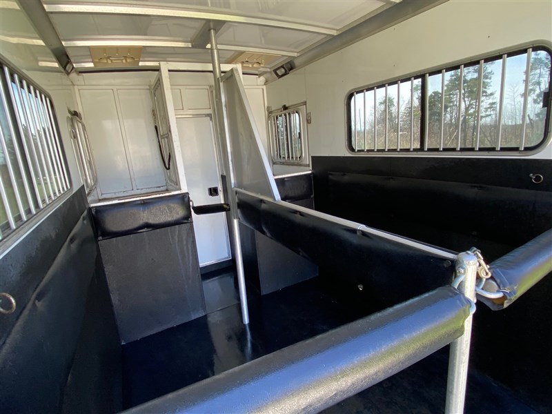 Trailer Photo 16