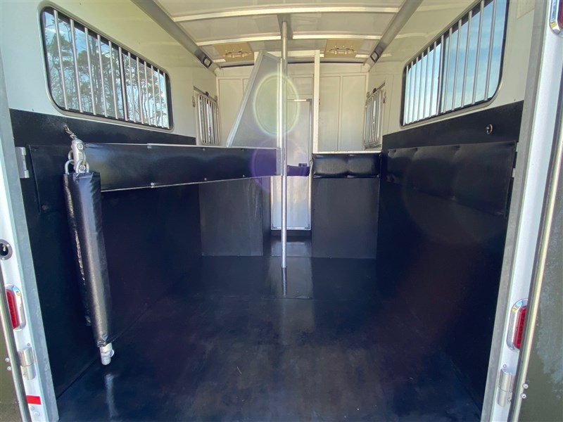 Trailer Photo 18
