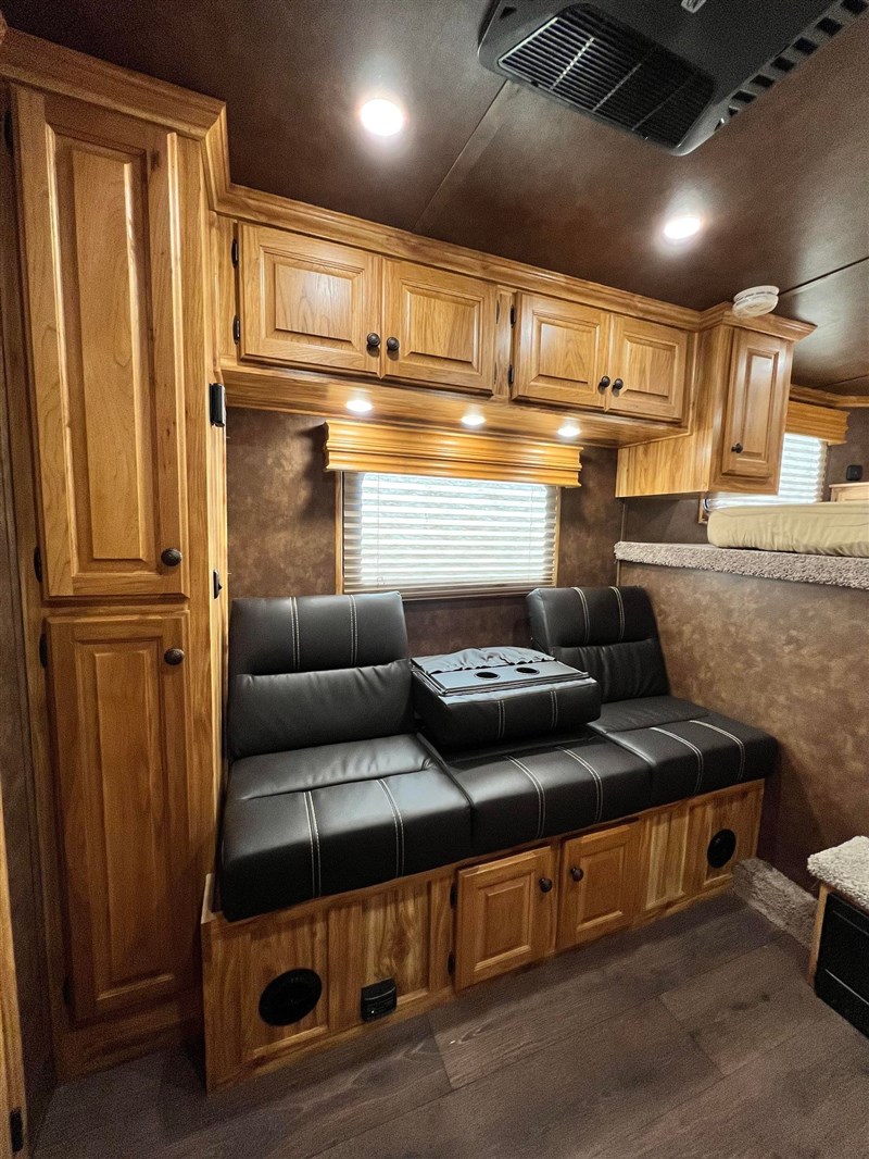 2023 Sundowner horizon stock combo living quarters trailer