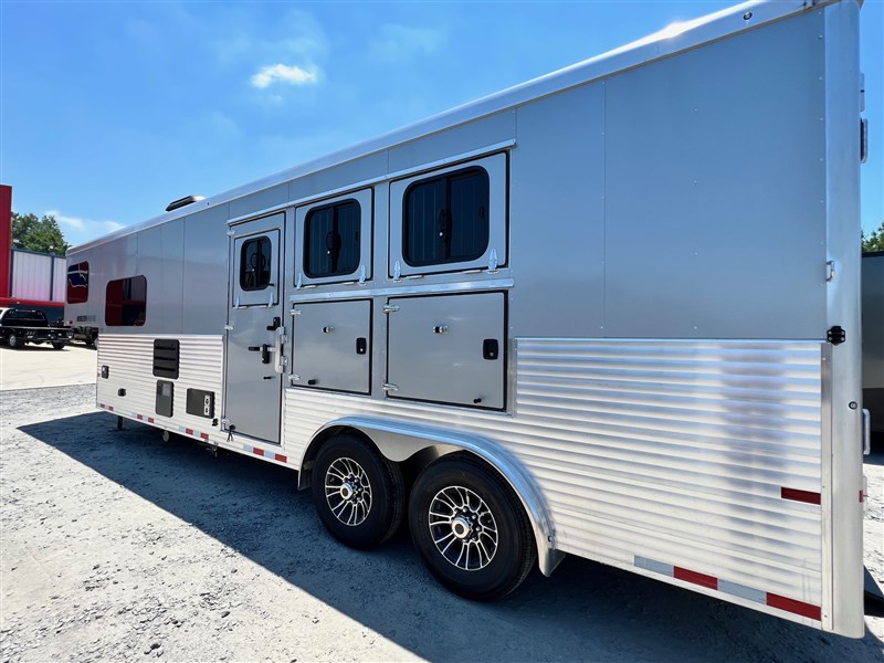 Trailer Photo 16