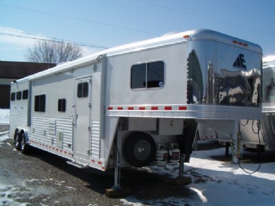 2008 Elite 15' SW Slide Out Three Horse