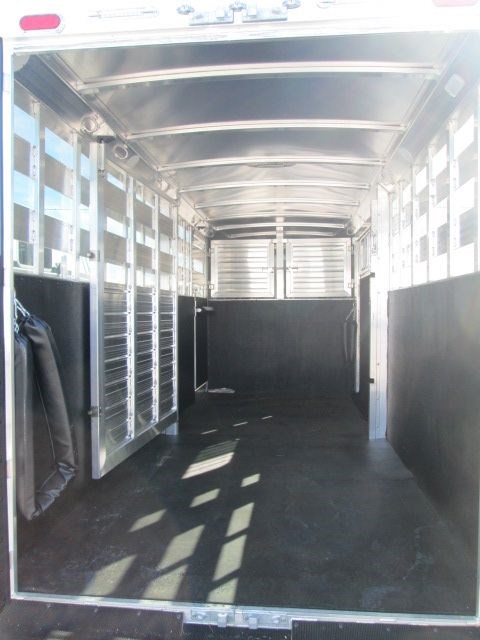 Trailer Photo 7