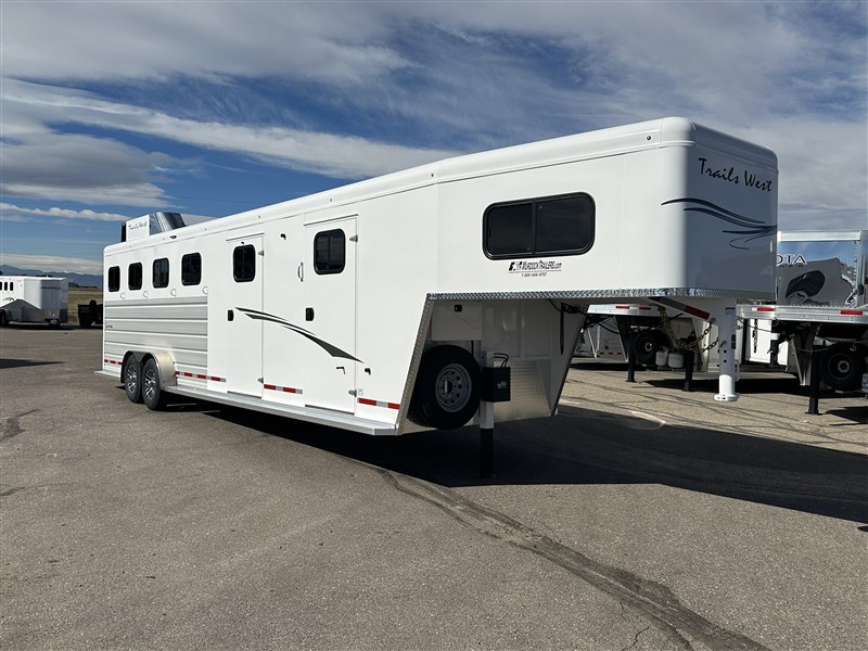 2024 Trails West Sierra Deluxe Warm Blood 