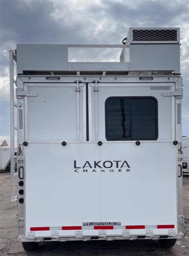 2023 Lakota 2h charger w/ generator