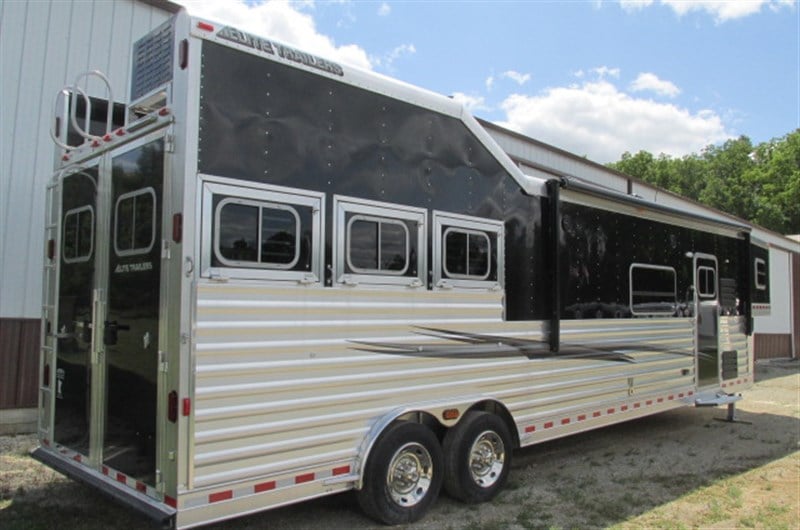 2023 Elite 3 horse custom -- 16'8" outback, sale! $177,900
