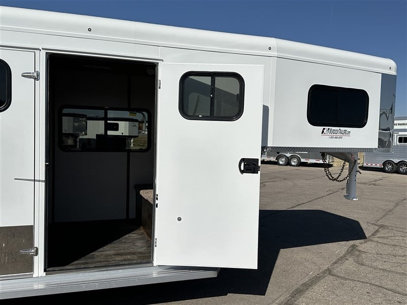 2024 Trails West classic deluxe 7'6'' tall ac/propane heat *extras*