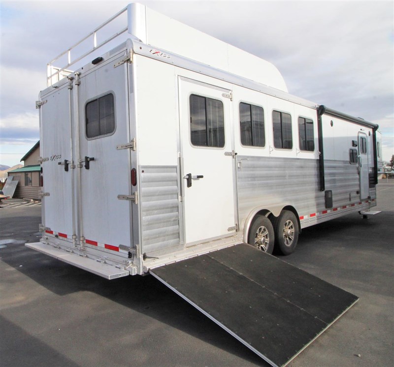 2022 Exiss new 4 horse lq w/ full rear tack - aged inv. sale