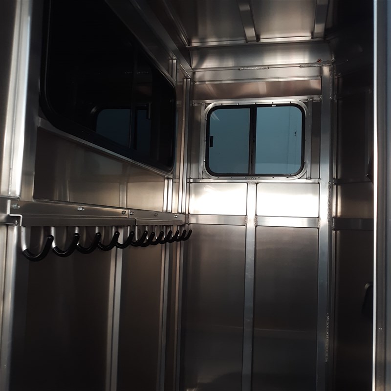 Trailer Photo 19