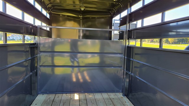 Trailer Photo 13