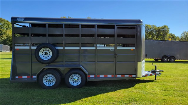 2025 Valley 18' stock trlr hd 6k axles 7'6t & xwide - $158/mo
